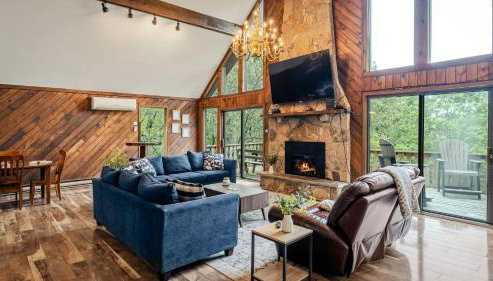 Sky View Chalet by Avantstay Stunning Interior, Spacious Deck, Hot Tub, & View - Foto 2, Other