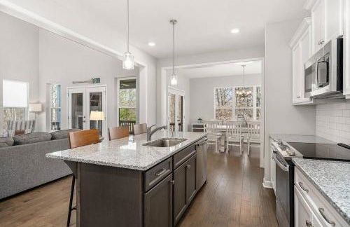 Beautiful Home with Lake and Marina Access, Firepit, Golf Cart Included - Foto 18