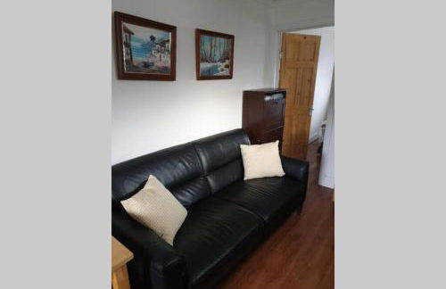 A home away from home with a big welcome - Photo 1