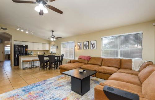 Luxe Desert-Chic 3BR with Heated Pool, Spa, and Grill - Foto 18