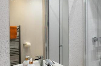 New 2 bed apartment with stunning views of Arthur Seat Mountain - Foto 9