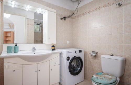 Cosy Summer Studio by the Sea on Semi Basement Level - Foto 8