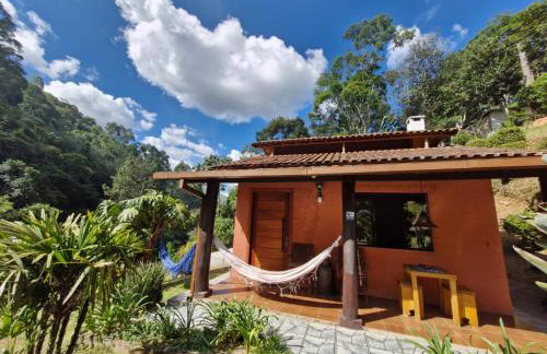 Chalé da Cachoeira - Cachoeira particular dentro da hospedagem - Foto 8