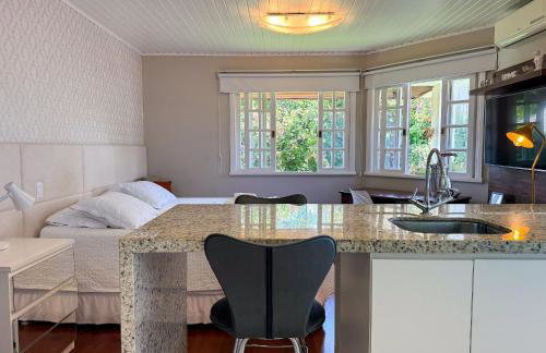 Refúgio Boutique | Cama King + A/C | Barigui - Photo 13