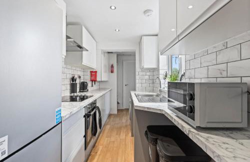 4 Bedroom, 2 Bath in NewCastle Town Centre - Foto 3