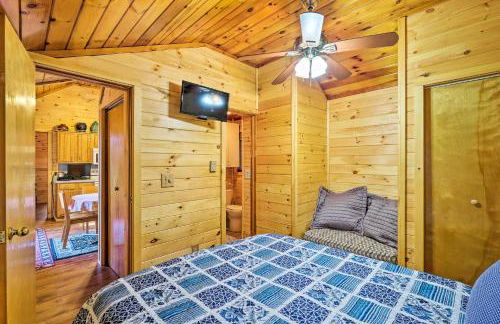 Bolton Landing Cottage with Deck, Walk to Beach! - Foto 9