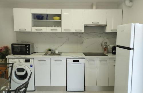 La Mediterránea - Photo 25