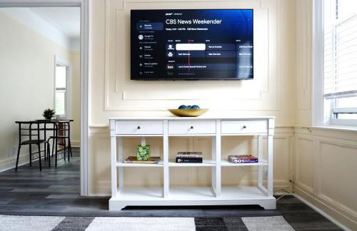 Newly Renovated - Minutes from the City - Foto 2