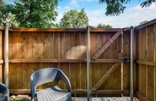 Upgraded 1BD condo Pool Irving I45 - Foto 12