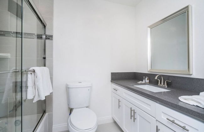 Brand NEW Luxury Modern 3bdr Townhome In Silver Lake - Photo 18