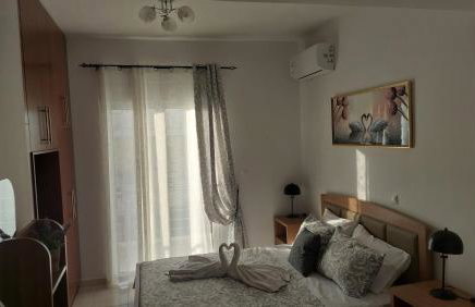 George & Chrysi Apart - Photo 5