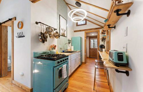 Perfect Couples Cabin Fireplace Firepit & Wine Nearby - Foto 2