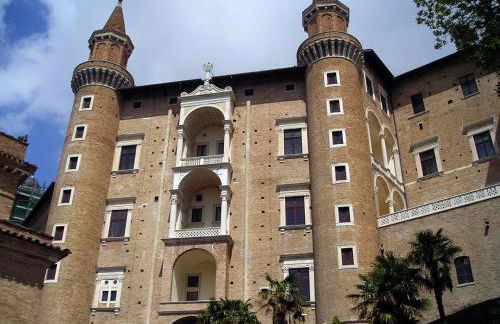 Comfortable villa lower level in Montelabbate with private pool - Photo 45