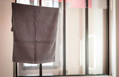 room five - parking, balnéothérapie, place nationale, un havre de paix - Foto 28