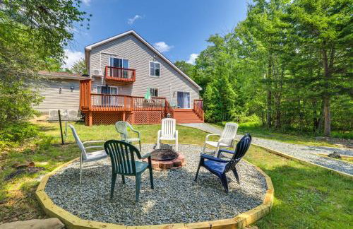 Private Hot Tub Lakefront Poconos Home! - Foto 2