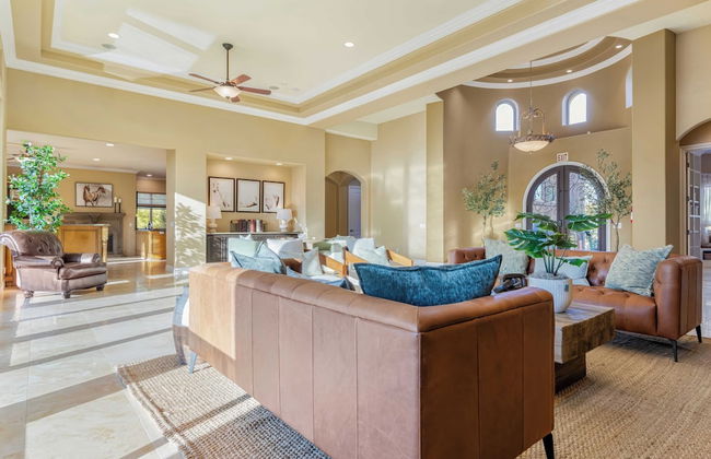 Hilltop Estate w/ Pool, Hot Tub, Fire Pit, Views Cleveland Vista by Avantstay - Foto 14