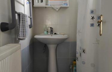 Countryside Cottage with Garden & Lake View - Photo 15