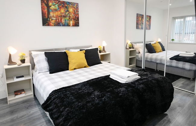 Nottingham Top Serviced Home - Photo 11