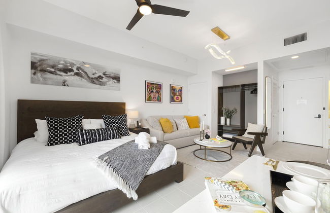 Perfect Studio Stay in Downtown Miami - Photo 1