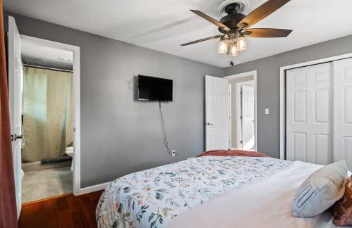 Vermilion Retreat with Game Room, Hot Tub and Across from Community Pool - Foto 22