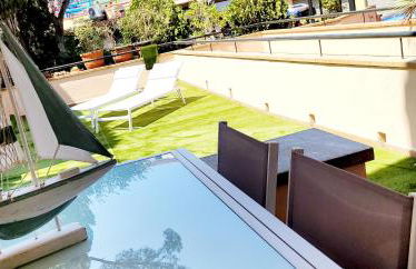 Precioso Apartamento Reformado en 1ra Linea de Mar sin vistas - Foto 1