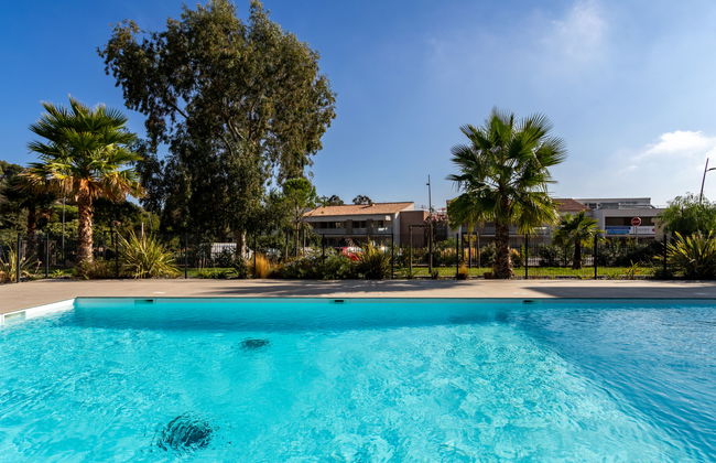 2 bedroom Apartment in Bormes-les-Mimosas with swimming pool and garden - Photo 16