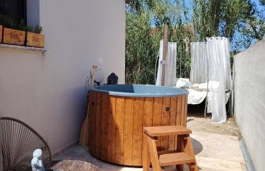 Suite romantique avec jacuzzi privatif - Photo 10