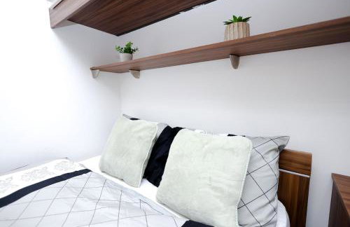 Cozy Place in Salford, Sleeps 8, 4 Bedroom, 5 Beds - Foto 53