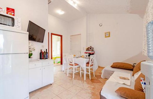 2 Bedroom Stunning Apartment In Osobljava - Foto 18