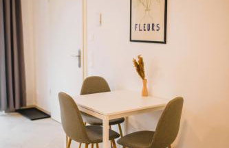 HUGOS Studio Apartment - Photo 3