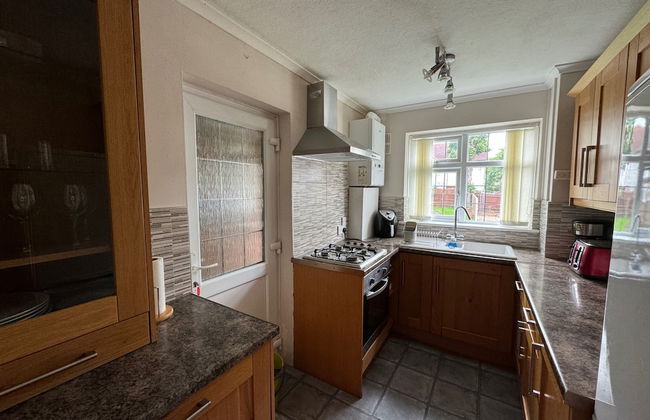 Lovely 2 Bedrooms Flat in South Sutton - Foto 8