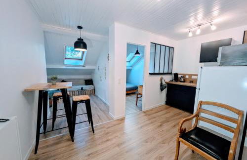 Sous la tour - Foto 1