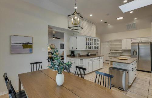 Luxurious 5 Bedroom Retreat with Pool - Foto 14