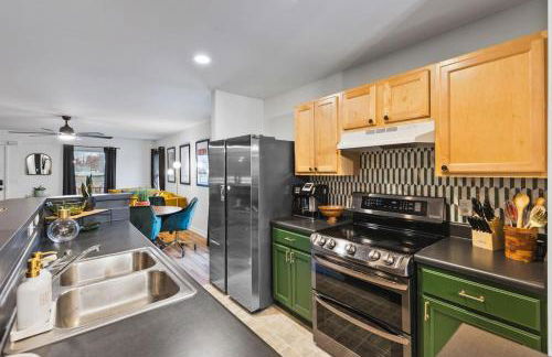 Pool Table WALK to Downtown Bars and Farmers Market - Foto 8