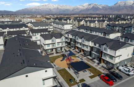 Family-Friendly 3-Story Home Sleeps 8 - Foto 10