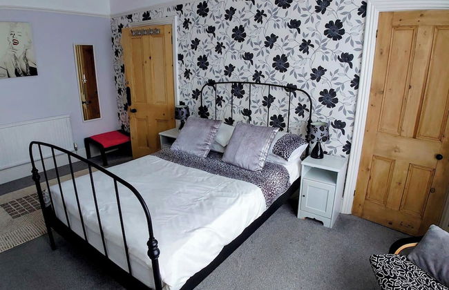 Gorgeous 4-bed House in Bexhill-on-sea, sea Views - Photo 3