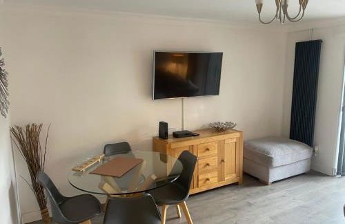 River House 2BR 1 bathroom downstairs toilet Parking St Neots Town Centre - Foto 28