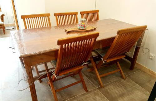 LES VAGUES, terrasse rez-de-ch, parking gratuit, lits faits, animal bienvenu et tout à pied - Foto 43