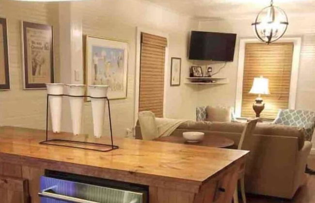 Clemson Memorabilia House - Foto 11