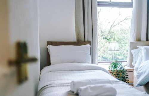 Whitegate House - Photo 19