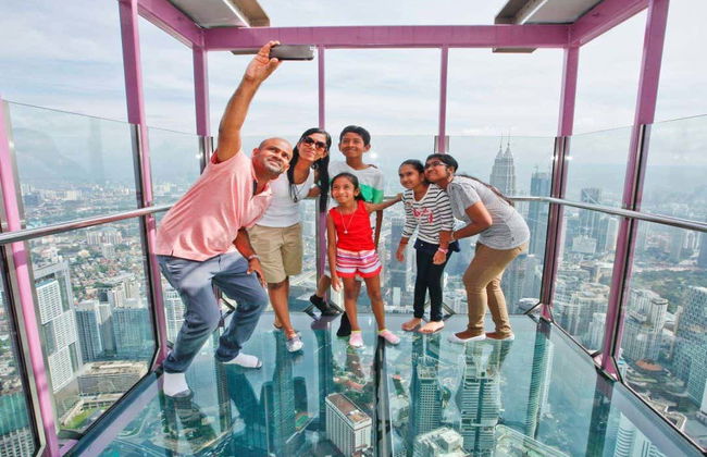 Ingresso do mirante da Torre KL - Foto 1