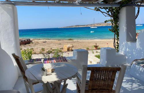 Palio Karnagio Παλιό Καρνάγιο - Foto 1