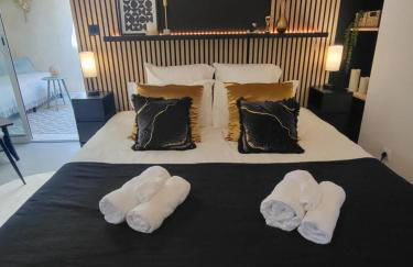 L'escale dorée au centre de Lunel - Foto 1