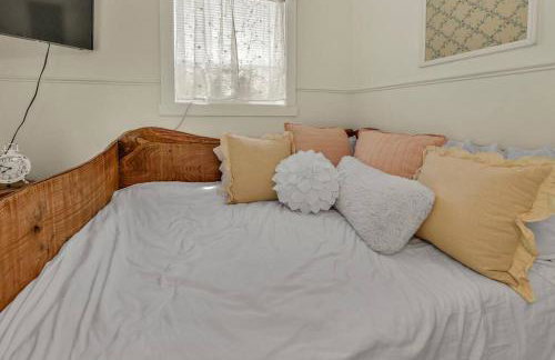 Cozy Small Studio Retreat by the River - Foto 13