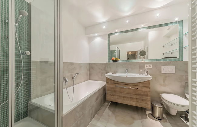 Cozy Stylish Berlin Apartment With 2 Bedrooms - Photo 10