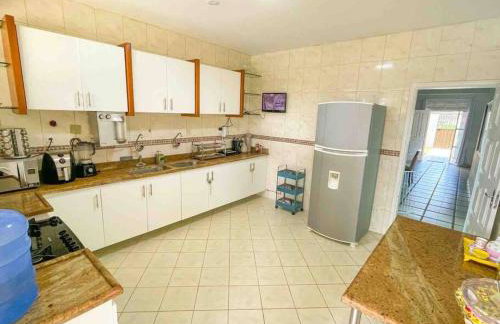 Casa com 5 quartos e vista para o mar a 170m da praia - Photo 29