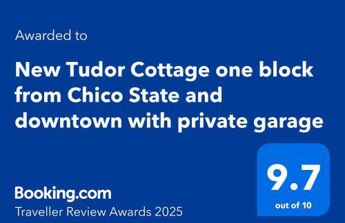 New Tudor Cottage one block from Chico State and downtown with private garage - Foto 29