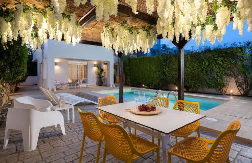 Niovis Villa - Photo 2