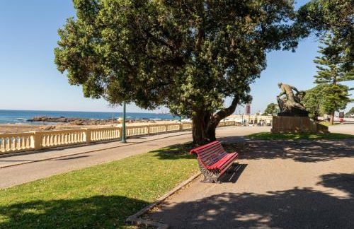 Modern Flat with Workspace in Foz by HostWise - Foto 32