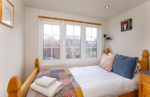 Minster House - Group Hot Tub - Photo 18